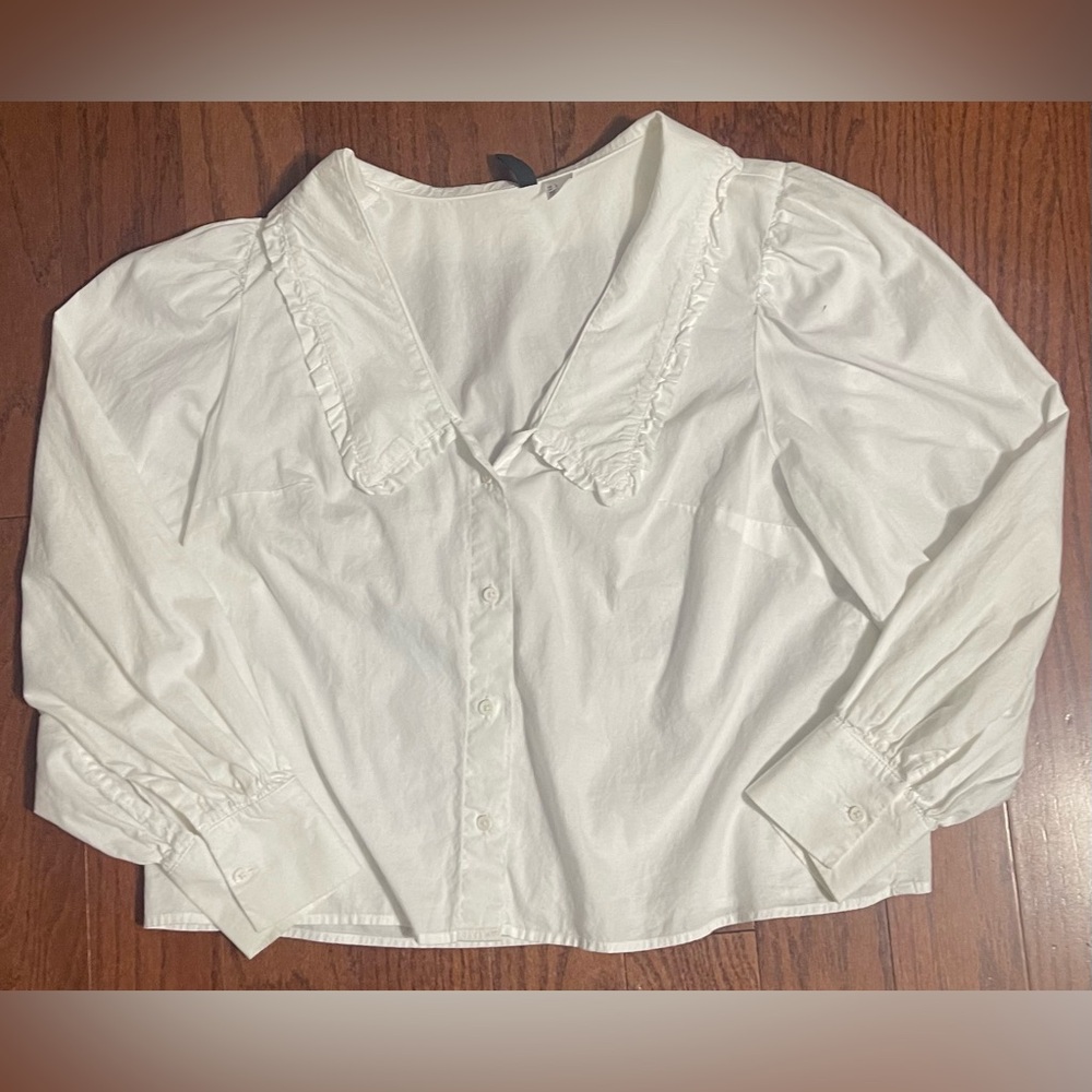 H&M button up shirt with cute neck detailing L